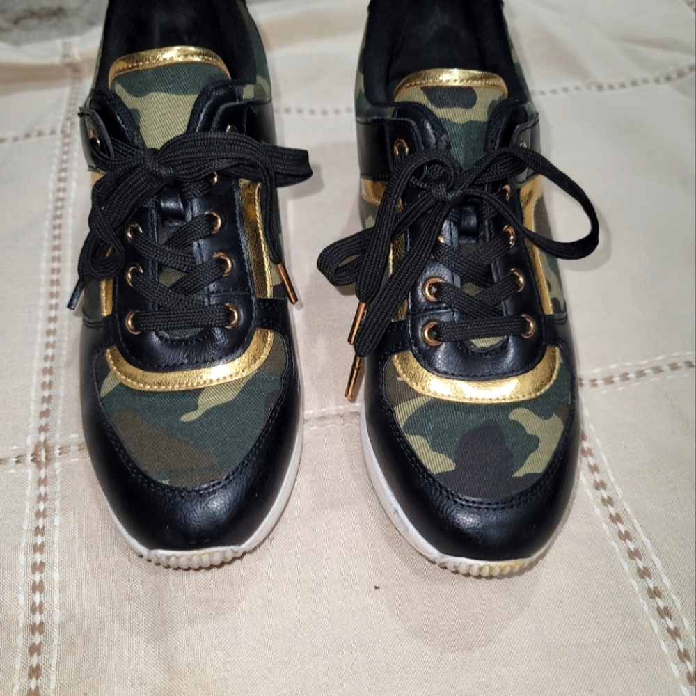 Camp colored canvas Trainers with small wedge